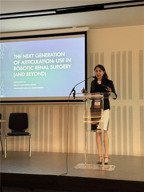 Tratamiento de nefrolitotomía percutánea en Miami - Dr. Shirin Razdan